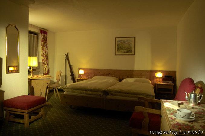 Hotel Bernina Pontresina Zimmer foto